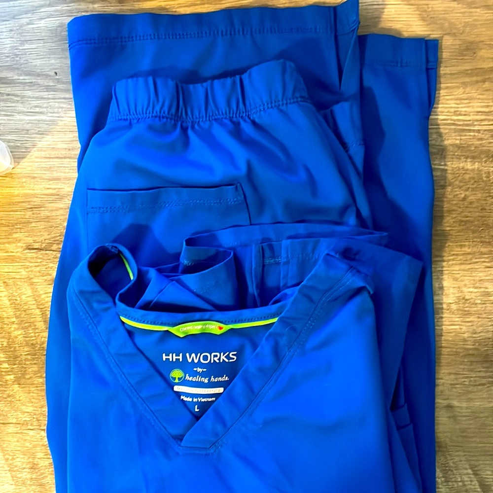 Scrub set